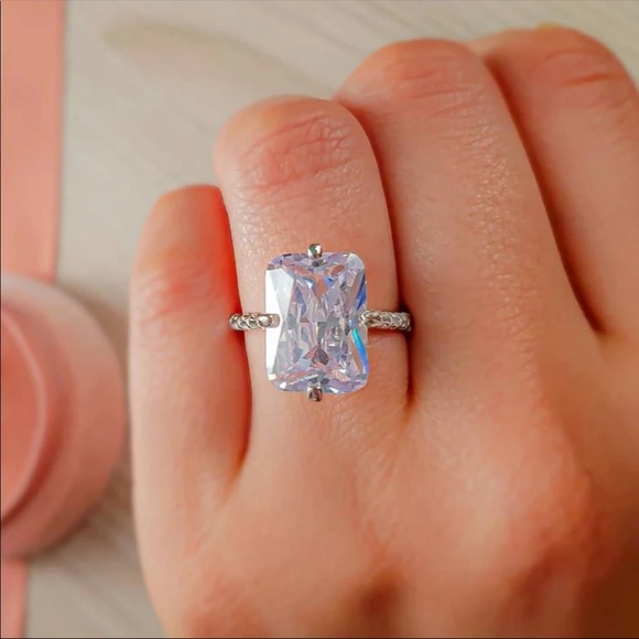 New Women’s Dazzling 925 Silver Engagement Ring - Picture 3 of 5